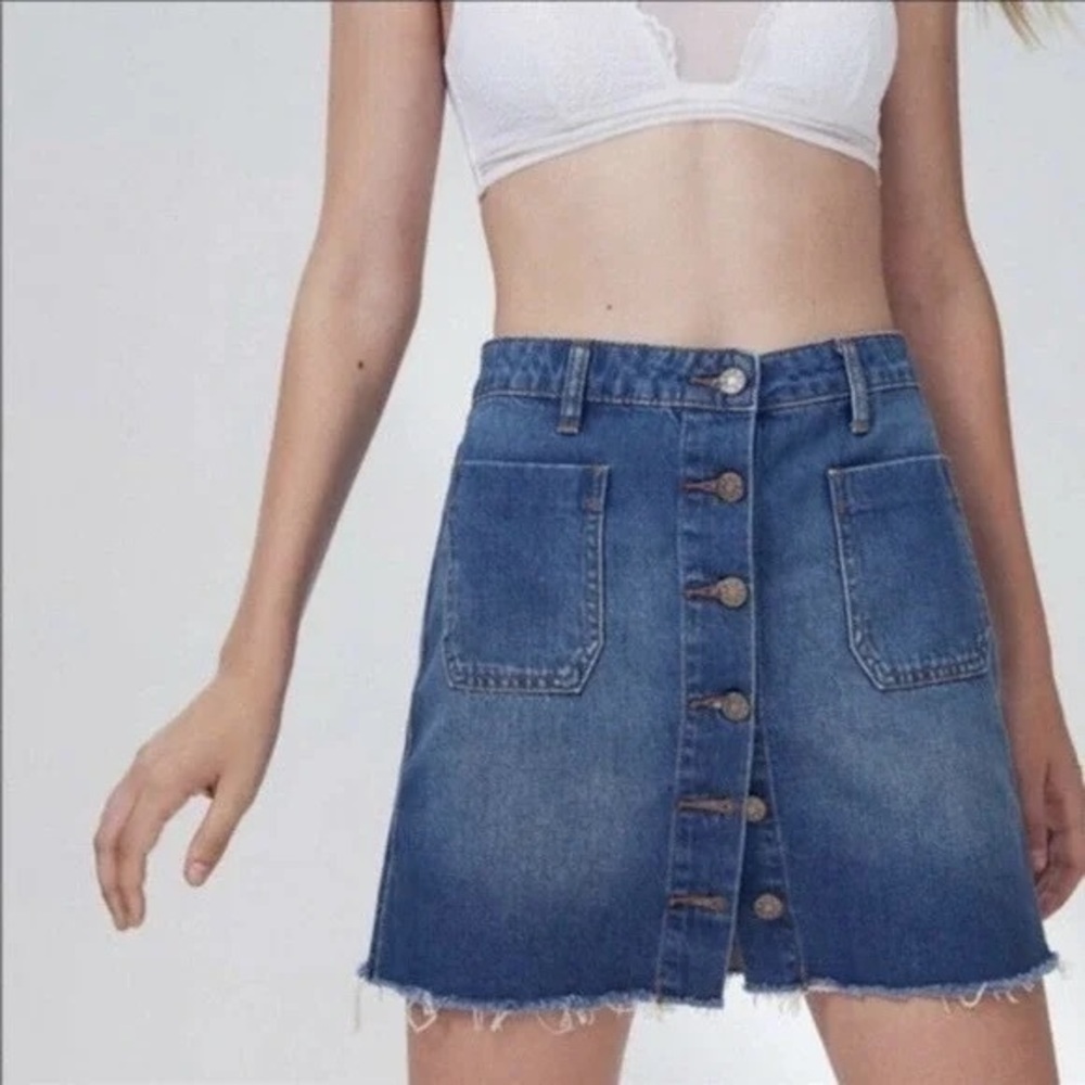 BDG Denim Button Front Mini Jean Skirt Size Small Raw Hem